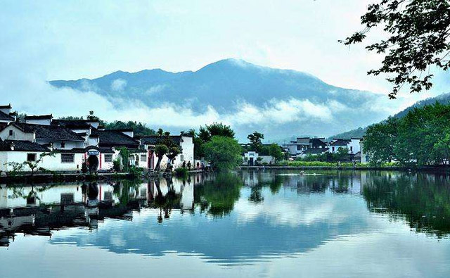 Hongcun Village and Huangshan Tour
