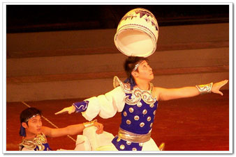Spinning pots, Chinese Acrobatics