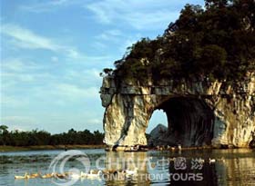 Guilin Elephant Trunk Hill, Guilin Attractions, Guilin Travel Guide