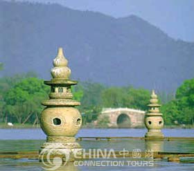 Hangzhou Three Pools Mirroring the Moon, Hangzhou Attractions, Hangzhou Travel Guide