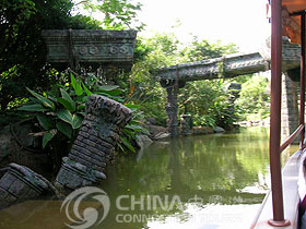 Hong Kong Jungle River Cruise, Hong Kong Attractions, Hong Kong Travel Guide