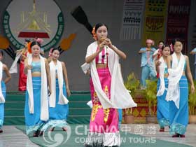Jinghong Ethnic Performance, Jinghong Nightlife, Jinghong Travel Guide