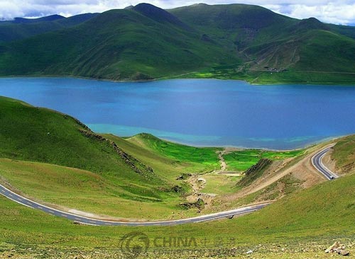 Yamdroktso Lake - Shigatze Travel Guide