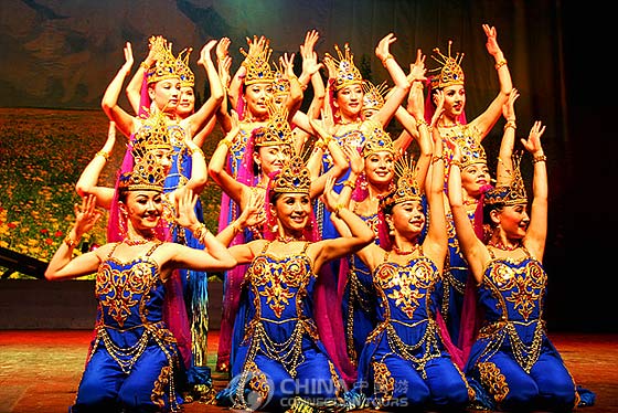 Uygur Dance – Turban Nightlife