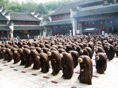 Monks in Baohuashan, Zhenjiang Attractions, Zhenjiang Travel Guide